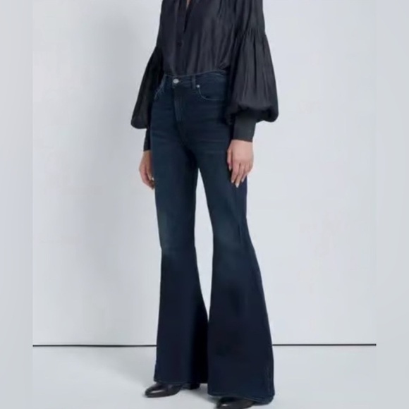 7 for All Mankind Megaflare dark wash jeans - Picture 1 of 9